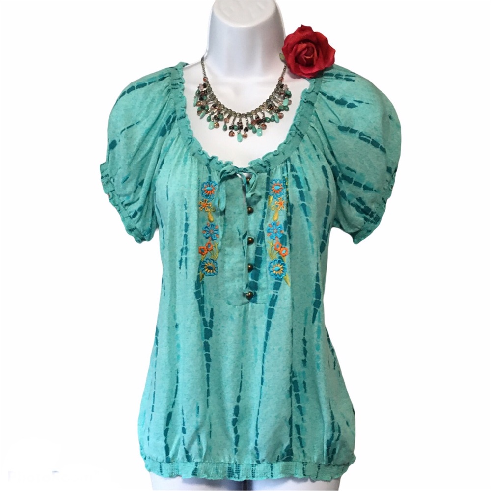 TOP EMB TIE DIE EFFECT UNITY WORLD WEAR MED